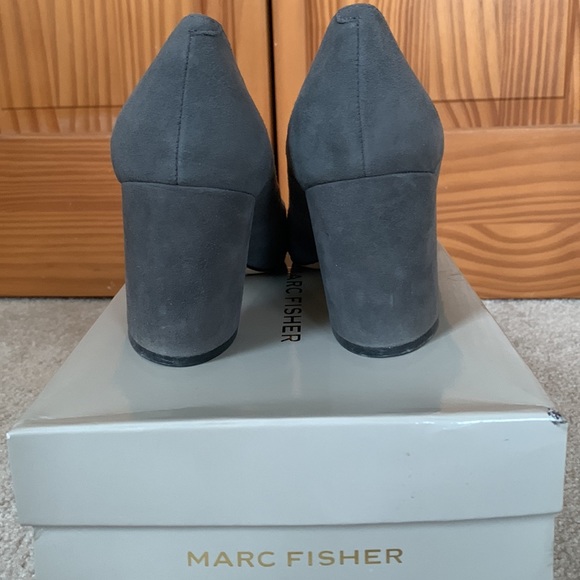Grey Suede block heel - Picture 4 of 6